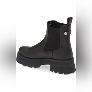 Steve Madden Malcome Chelsea Boots